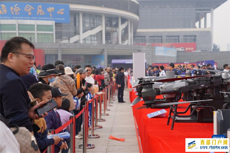 广西南宁举办警营开放日活动(图2) 广西南宁举办警营开放日活动(图2)