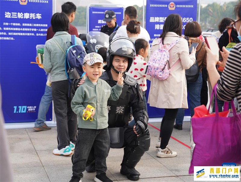 广西南宁举办警营开放日活动(图5) 广西南宁举办警营开放日活动(图5)