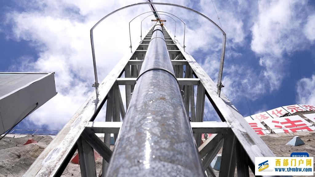 金沙江上游叶巴滩水电站取出逾38米混凝土芯样(图2) 1ed116393f096fc385e229a152d309bb_20250511b2f10bb6de1c4f20b691a04815fac06c_202505115d598b7bd858493a969e60dd9f57f7e5.jpg