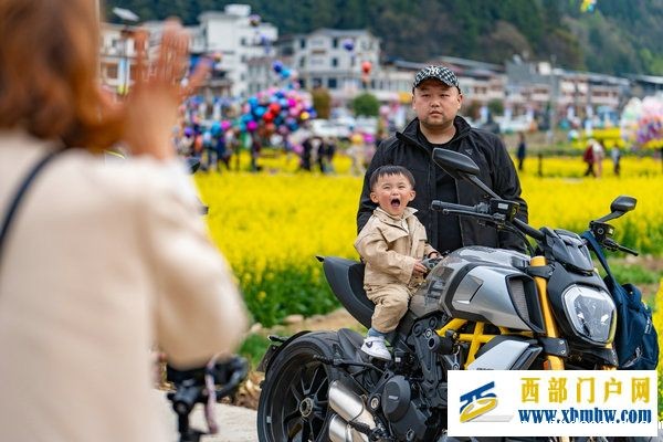 春花盛事,震撼巴山 | 2024最美油菜花海汉中旅游文化节镇巴分会场活动隆重举行(图8) 春花盛事,震撼巴山 | 2024最美油菜花海汉中旅游文化节镇巴分会场活动隆重举行(图8)