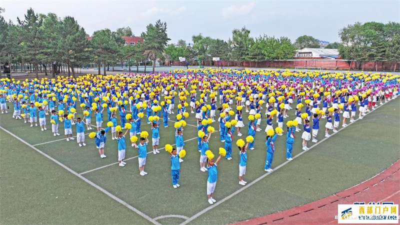内蒙古扎兰屯：校园啦啦操 快乐舞起来(图1)